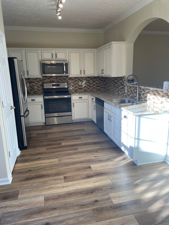 Building Photo - 1506 Hamden Dr