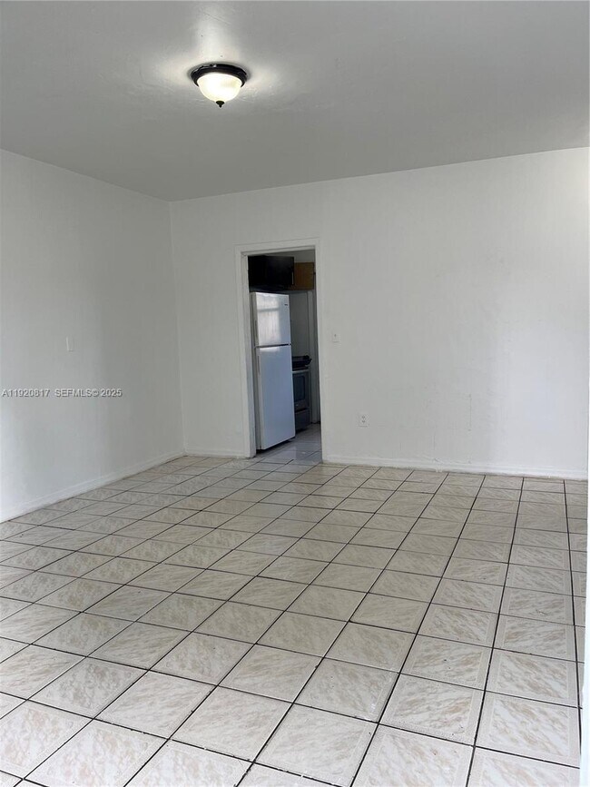 Building Photo - 14155 NE 14th Ave