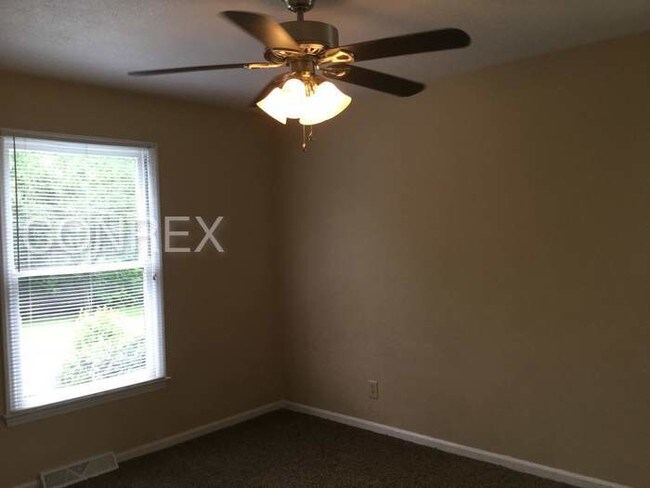 Building Photo - Beautifully Renovated Home