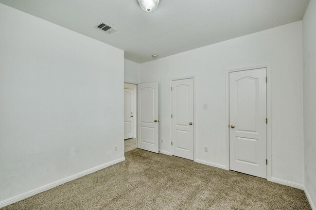 Building Photo - 2403 Vestavia Ridge Ln