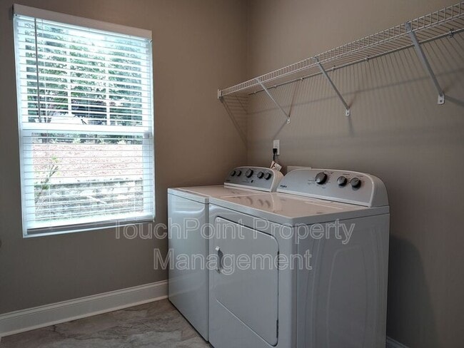 Building Photo - 9415 Segundo Ln