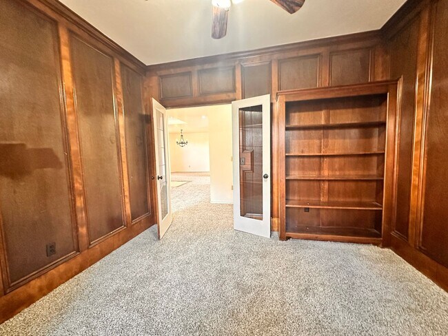 Building Photo - Spacious 4 Bed in Deer Creek