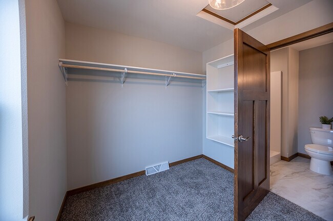 Building Photo - 3402 Green Pastures Ln