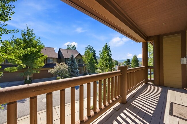Building Photo - 3023 Lower Saddleback Rd