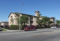 Building Photo - Pine Place Apts