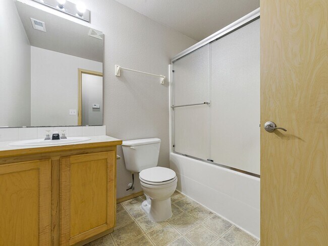 Building Photo - 22471a