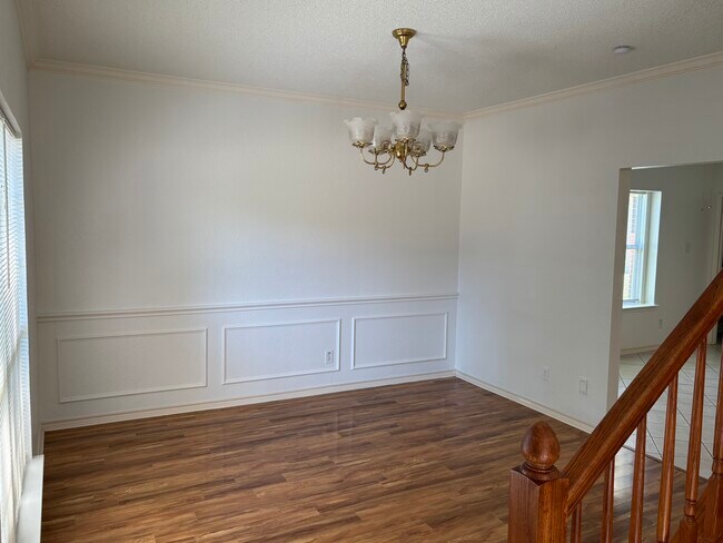 Building Photo - 514 Big Oak Ct