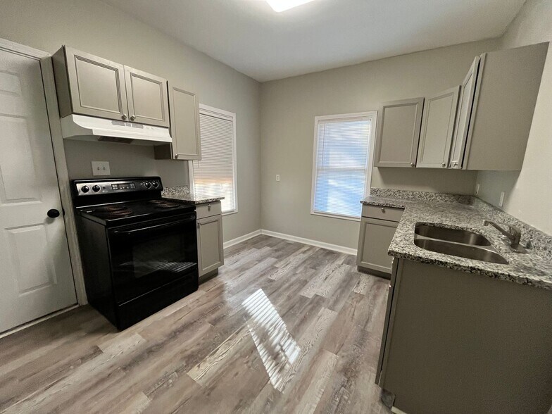 Unit #3 - 115 N 46th St