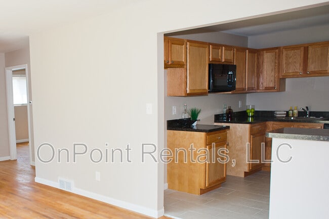 Building Photo - 331 Radcliff St