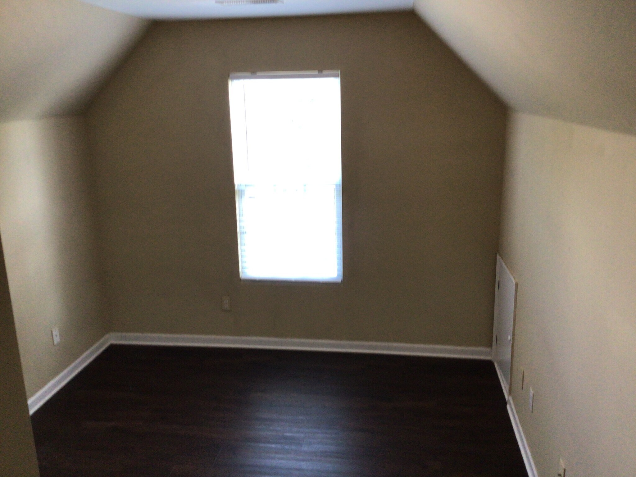 Building Photo - 922 Wolfpack Way
