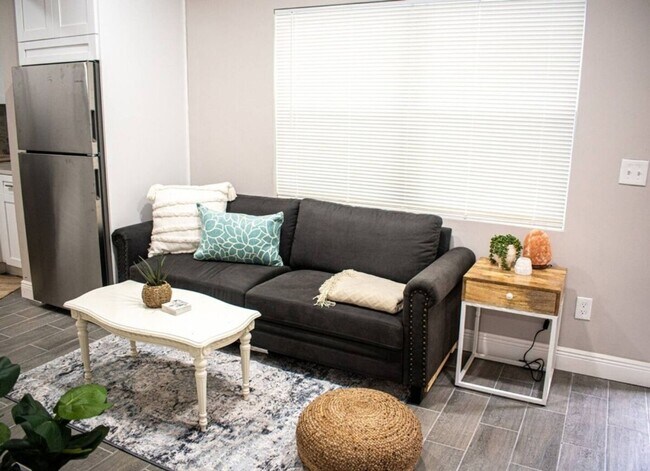 Building Photo - Glamorous Ybor Home • near Downtown