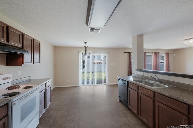 Building Photo - 9214 Pacific Maple