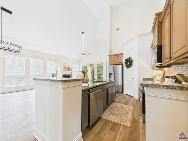 Building Photo - 205 Pebble Stone Pl