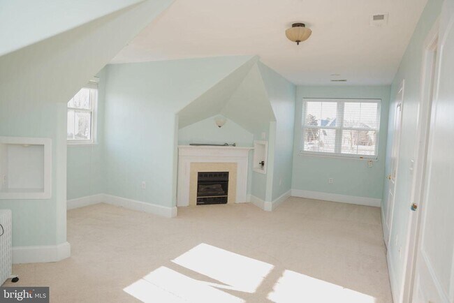 Building Photo - 6902 Tower of London Dr