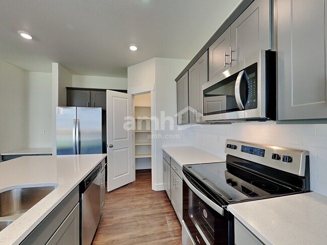 Building Photo - 3970 Wyedale Way