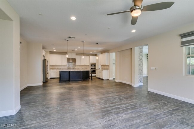 Building Photo - 2497 Birch Hollow St