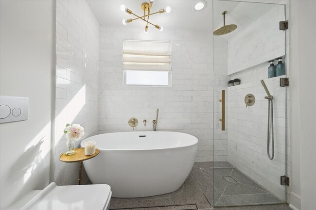 Building Photo - 4148 Bissonnet St