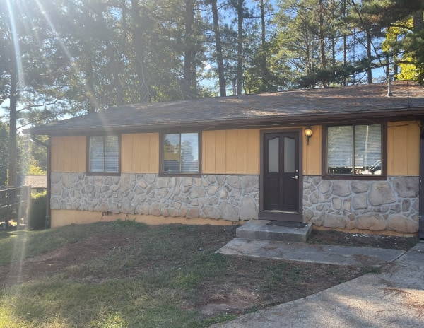 Building Photo - 1074 Sparrow Ct