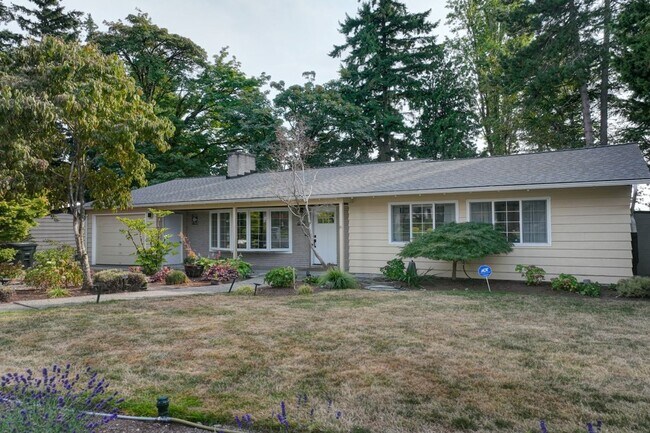 Primary Photo - 3Bd/1.75Ba Bellevue House