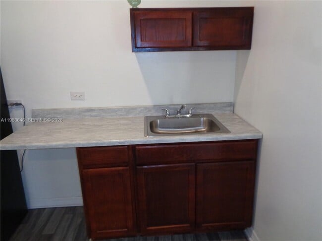 Building Photo - 2060 SE 14th St