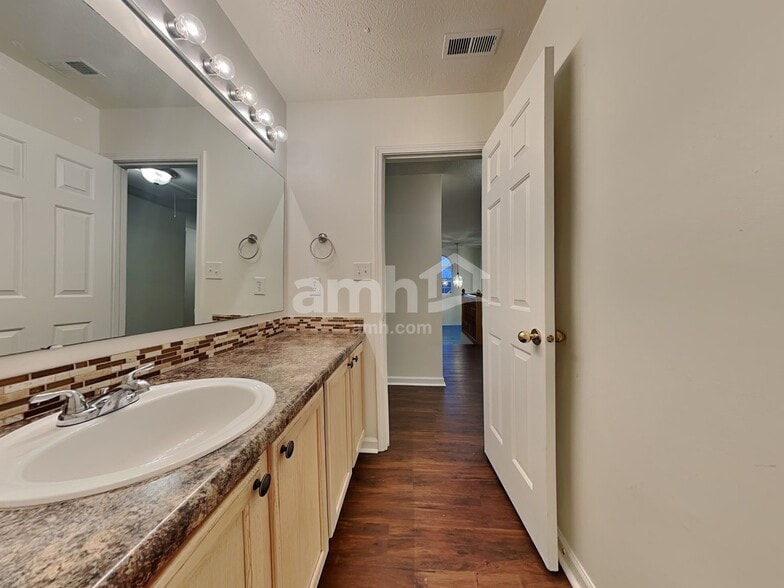 Building Photo - 12373 Carriage Stone Dr