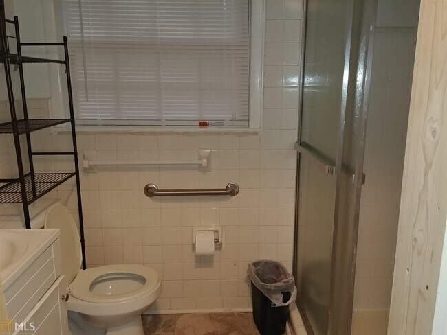 Building Photo - 3651 Telstar Dr