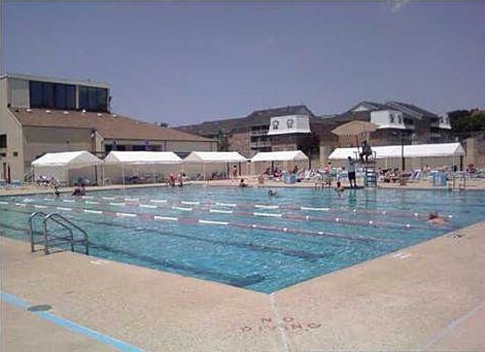 Building Photo - 2 Elmwood Park Dr