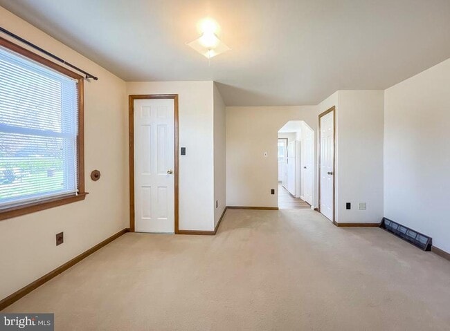 Building Photo - 1153 Greeley Ave