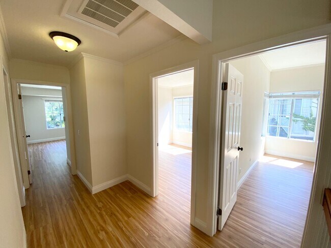 Building Photo - 3126 E Fox Run Way