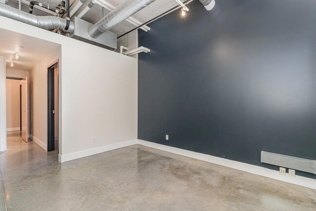 Building Photo - 730 Stinson Blvd NE