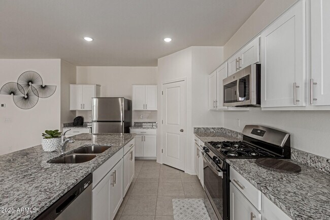 Building Photo - 20004 W Badgett Ln