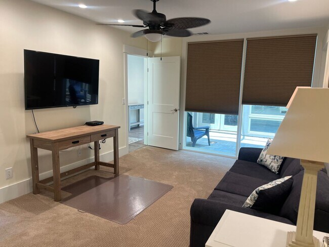 Building Photo - Briarwood Villa - One Level, Golf View