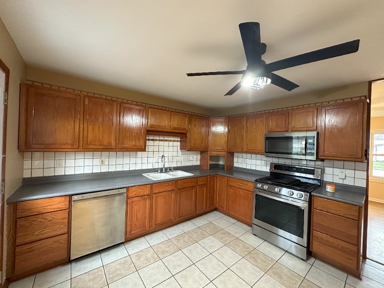 Building Photo - 508 Kenyon Ave