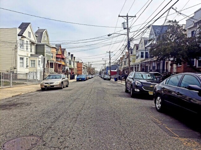 Building Photo - 222 Wilkinson Ave