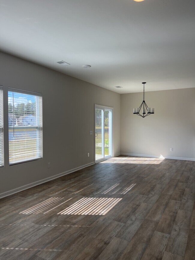 Building Photo - 509 Purple Finch Rd