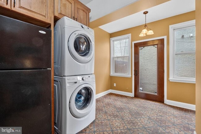 Building Photo - 1169 6th St NE