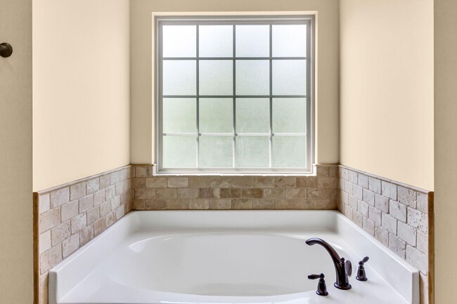 Building Photo - 4558 Hermosa Rd