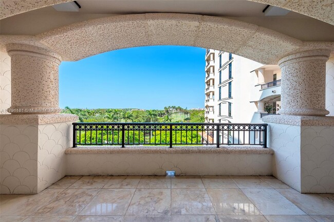 Building Photo - 7055 Fisher Island Dr