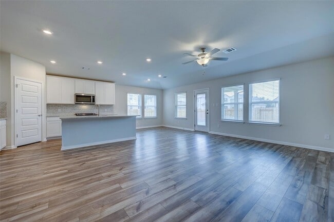 Building Photo - 201 Fairmeadow Downs Dr