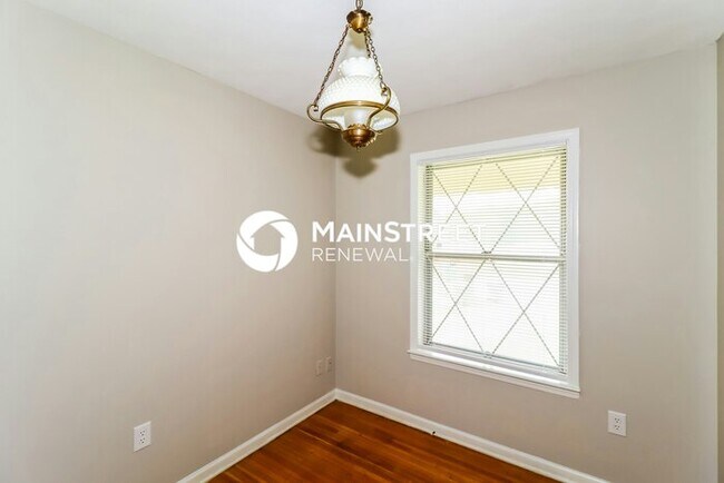 Building Photo - 3 Bedroom Pet-Friendly Home in Memphis, TN with Main Street Renewal