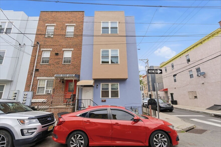 Building Photo - 1926 S 7th St