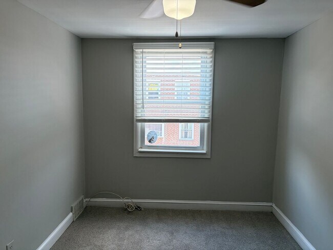 Building Photo - Well Maintained Brick Rowhome in Spring Mill Section of Clifton Heights Is Now Available for Lease
