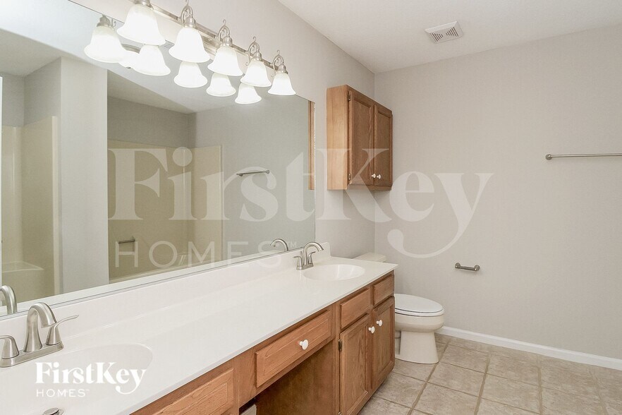 Building Photo - 2105 Mirus Ct