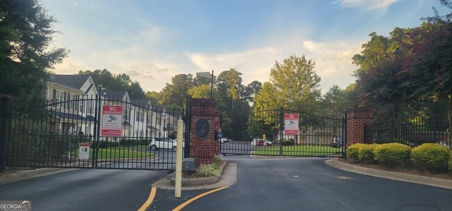 Building Photo - 1708 Devon Dr