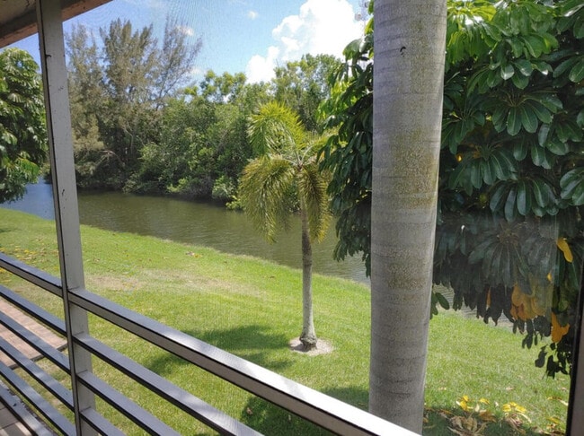 Building Photo - 63 Windsor C