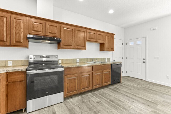 Building Photo - 3745-3749 SE 127th Place