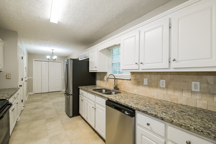 Building Photo - 1169 Granite Ln