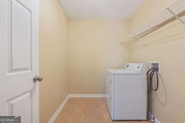 Building Photo - 9122 S Sterling Lakes Dr