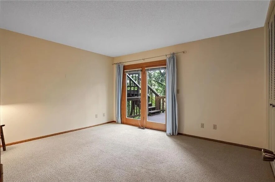 Building Photo - 957 Pine View Ct