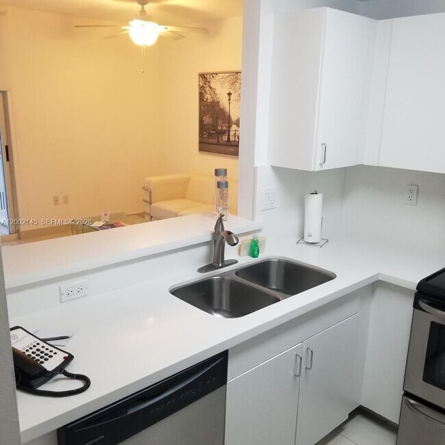 Building Photo - 185 SE 14th Terrace